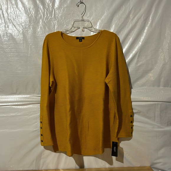 Alfani Sweaters - NWT ALFANI gold ribbed sweater, has decorative buttons on the sleeves